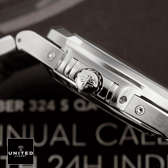 Patek Philippe Nautilus White Dial Replica 3 patek_philippe_nautilus_5726_white_dial_box