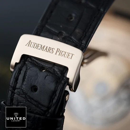 AP 3120 Replica 5 audemars_piguet_royal_oak_offshore-15400OR.OO_.D002CR.01_black_dial_braclet