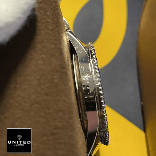 Breitling Navitimer 41 Replica 6 breitling-navitimer-A17326211G1A1-replica-rightside