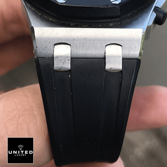 Audemars Piguet Royal Oak Offshore 25940SK.OO.D002CA.02.A Replica 3 Audemars Piguet 25940SK.OO_.D002CA.02 Black Rubber Replica on the hand