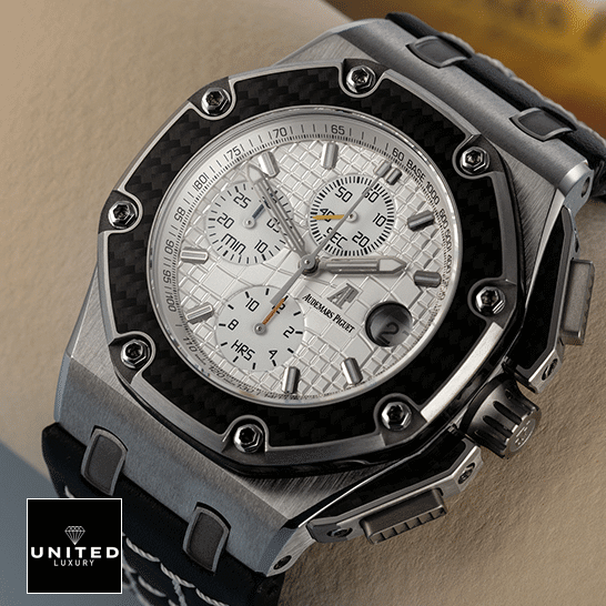 Royal Oak White Dial Replica 9 Ap Royal Oak 26030IO.OO_.D001IN.01 White Dial Replica on the cream stand