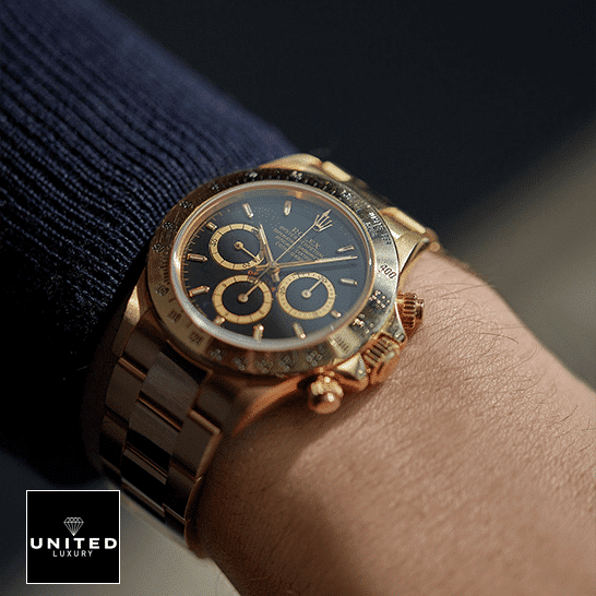 Rolex Daytona Cosmograph Yellow Gold Black Dial 16528 Oyster Replica 4 Rolex Daytona Cosmograph Yellow Gold 16528 Replica on his arm