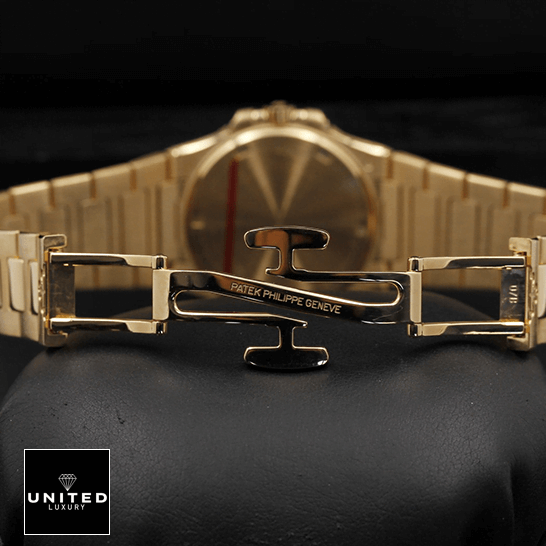 Patek Philippe Nautilus 7010/1R-012 Replica 2 Patek Philippe Nautilus 70101R-012 Rose Gold Bracelet Replica opened clasp