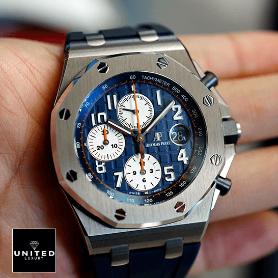 Audemars Piguet Navy Replica 5 Audemars Piguet 26470ST.OO_.A027CA.01 Royal Oak Blue Dial Replica on the hand