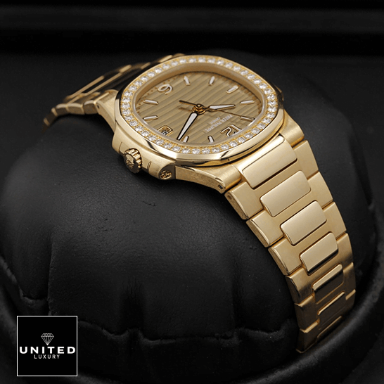 Patek Philippe Nautilus 7010/1R-012 Replica 5 Patek Philippe Nautilus 70101R-012 Diamond Bezel Replica in the box