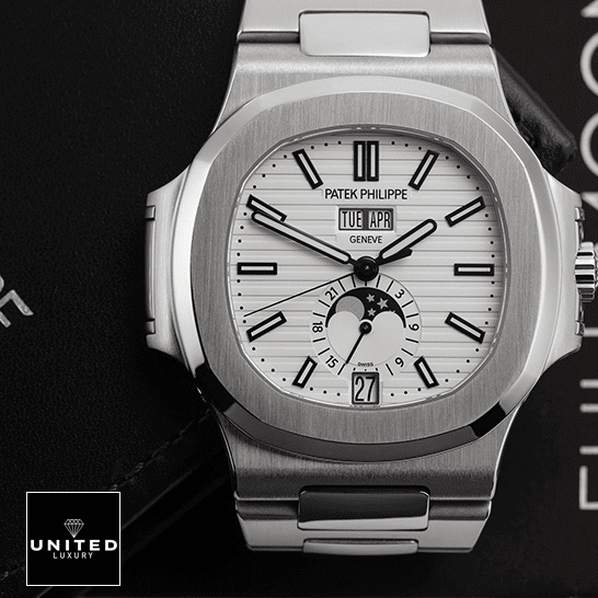 Patek Philippe Nautilus White Dial Replica 8 Patek Philippe Nautilus White Dial 5726 Replica front view