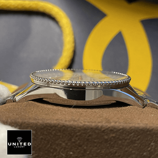 Breitling Navitimer 41 Replica 7 breitling-navitimer-A17326211G1A1-replica-leftside