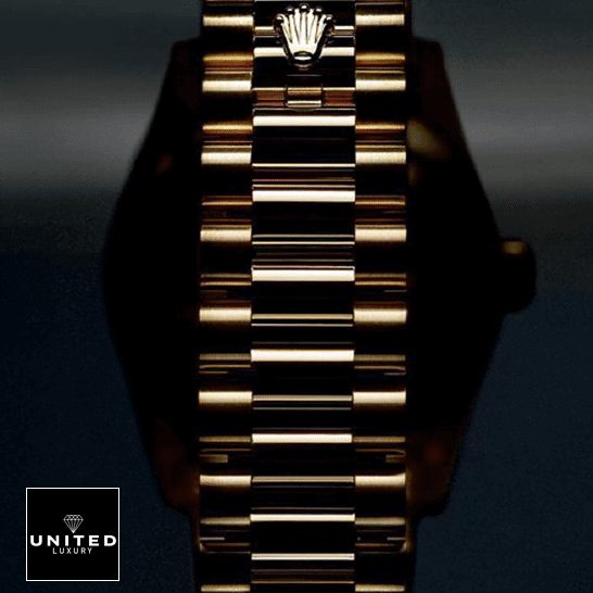 Rolex Diagonal Replica 6 Rolex Day-Date 40 228238 Replica Yellow Gold Rolex logo Oyster Bracelet on the