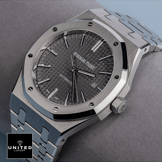 Audemars Piguet Royal Oak 15400ST.OO.1220ST.04 Replica 2 Audemars Piguet Royal Oak Selfwinding Gray Replica gray background
