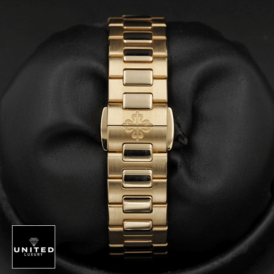 Patek Philippe Nautilus 7010/1R-012 Replica 10 Patek Philippe Nautilus 70101R-012 Rose Gold Bracelet Replica opened clasp