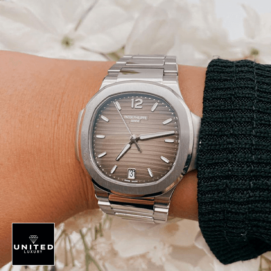 Patek Philippe Nautilus 7118/1A-011 Replica 1 Patek Philippe Nautilus Stainless Steel Grey Dial 71181A-011 Replica on the wrist