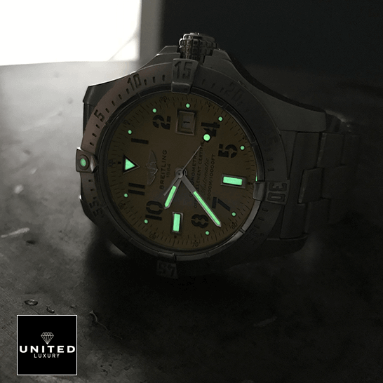 Breitling Avenger II Seawolf A1733110/I519 Replica 4 breitling_aeromarine_avenger_seawolf_man_lume