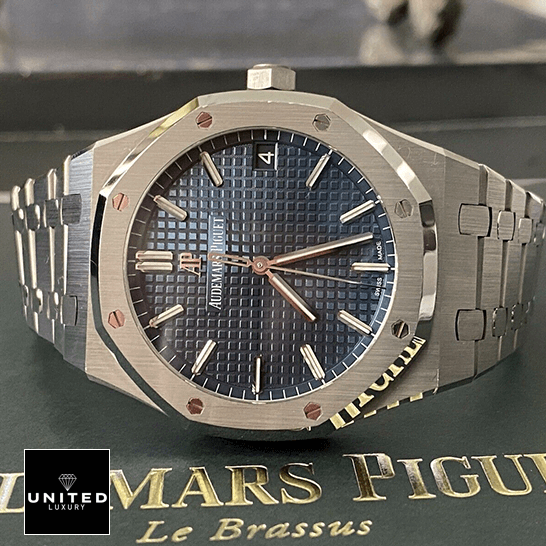 AP Royal Oak 15500 Replica 6 Audemars Piguet Royal Oak Blue Dial Steel Bezel Replica on the box side view
