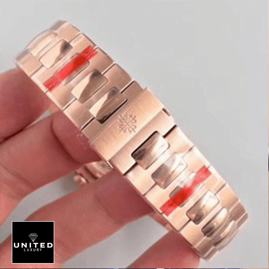 Patek Philippe Nautilus 5711/1R-001 Replica 5 Patek Philippe Nautilus 57111R-001 Rose Gold Bracelet Replica on the hand